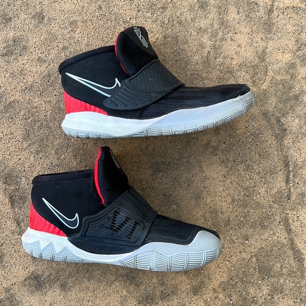 💚Nike Kyrie 6 TF 'Bred' Black Toddler Sneaker Size 10C - Picture 4 of 9